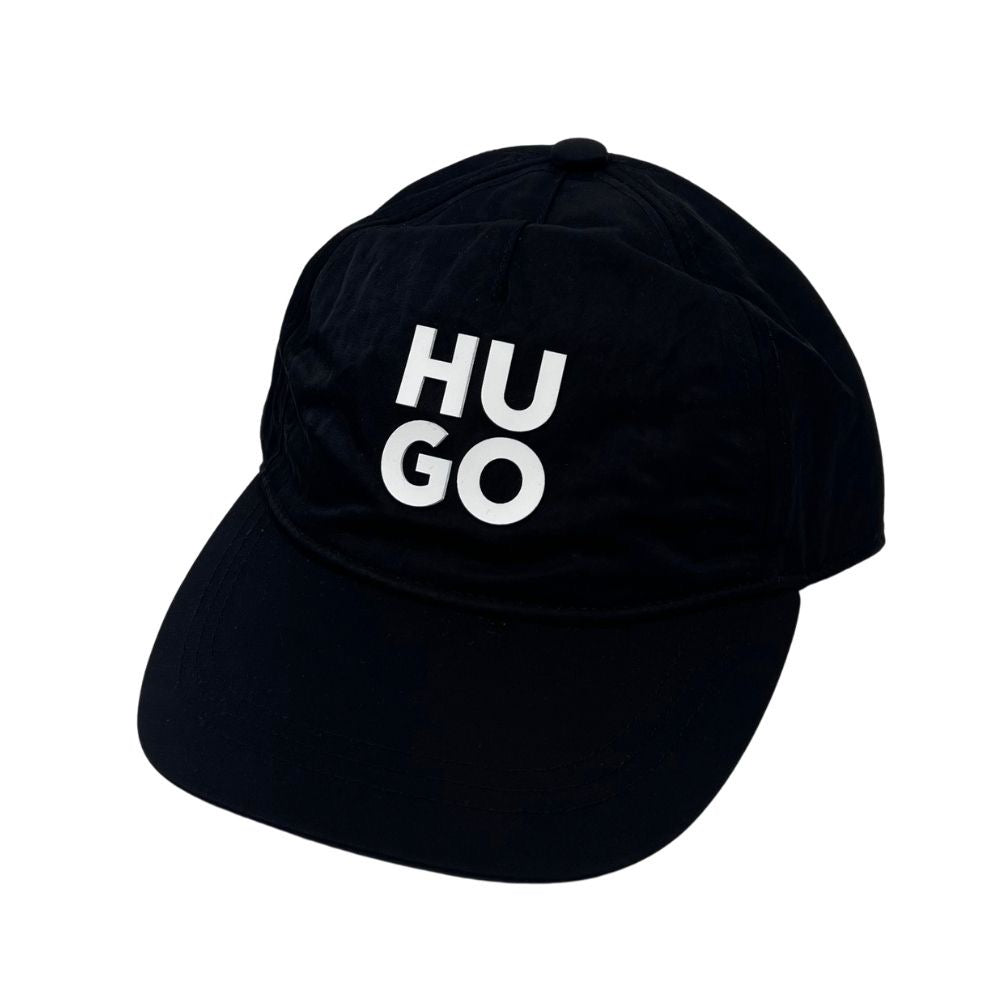 Gorra Hugo Negra Para Niño con Logotipo Blanco