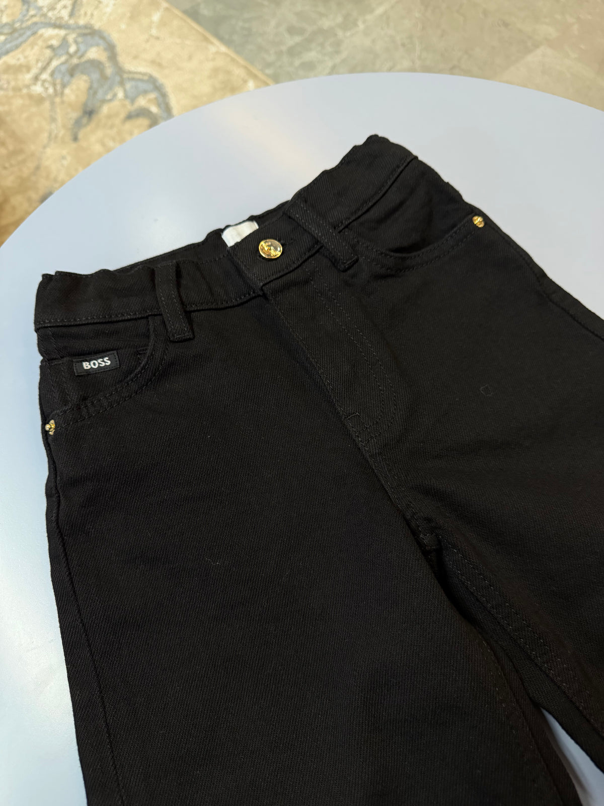Pantalón infantil  color negro Boss