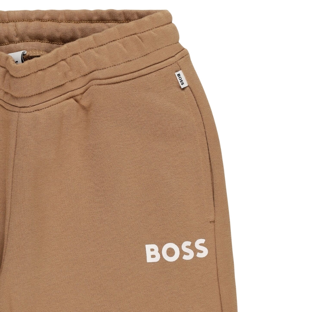 Conjunto Deportivo Color Camel para Niño BOSS con Logo Blanco